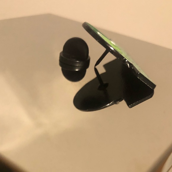 Introvert turtle pin - Picture 4 of 4